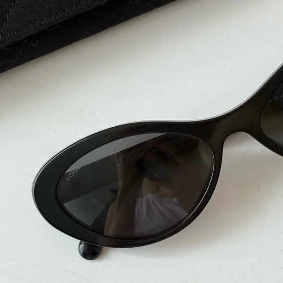 CHANEL Black and Pink Sunglasses - Picture 7 of 12